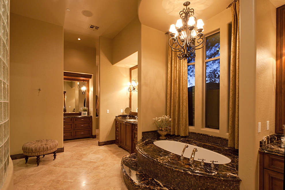 Inspiration for a traditional bathroom in Phoenix.