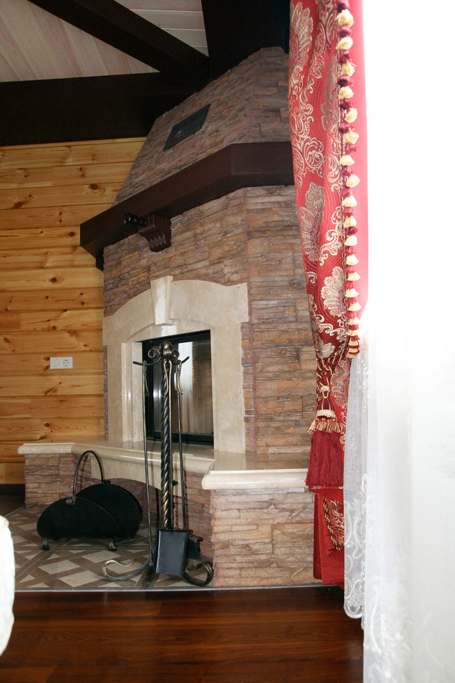 Гостиная в коттедже из клееного бруса