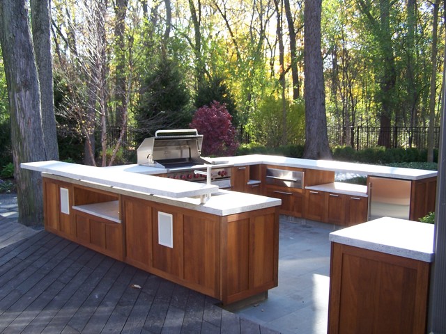 Shaker Style Wood Outdoor Kitchen - Traditional - Patio ...