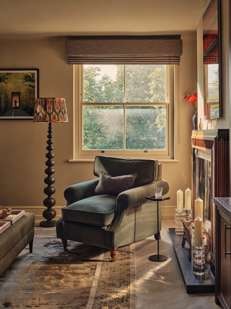 Inspiration for a classic living room in London.