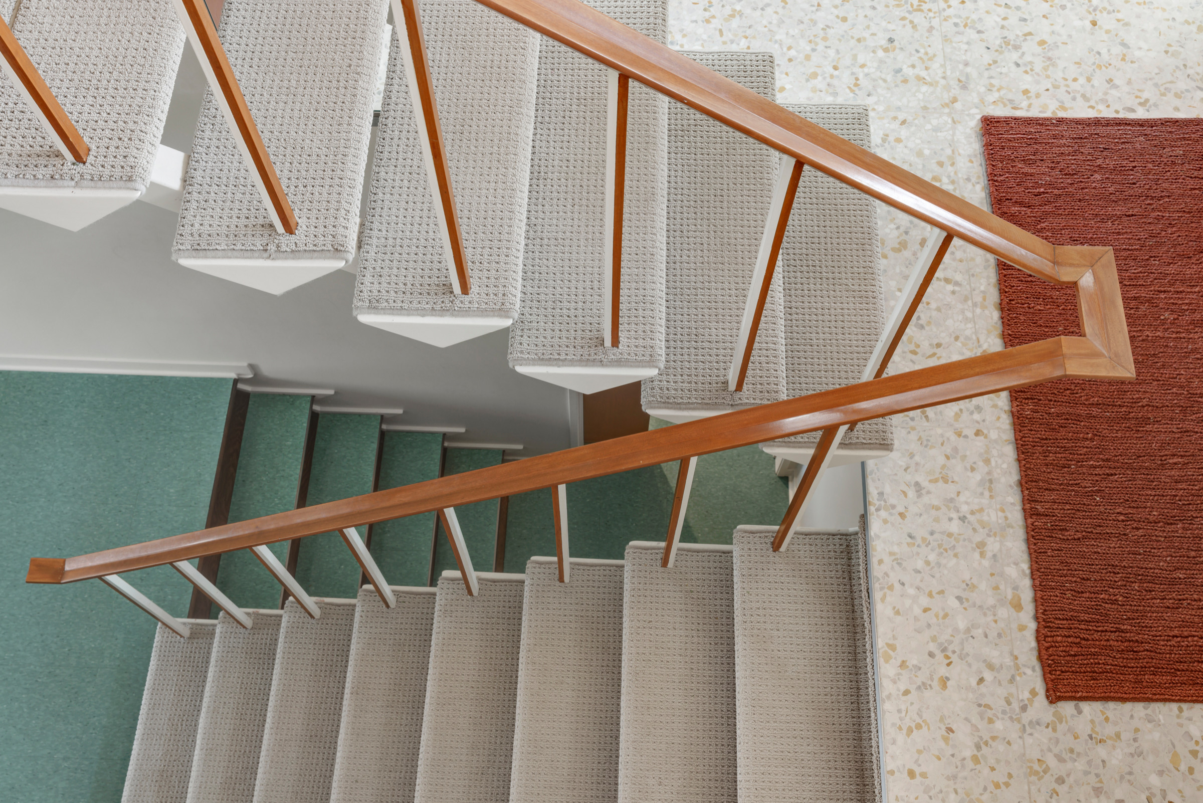 Piedmont StairWorks - Curved and Straight Stair Manufacturer