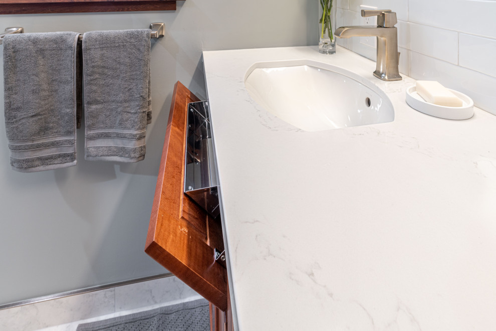 Calming Berkeley Hills Upstairs Bathroom