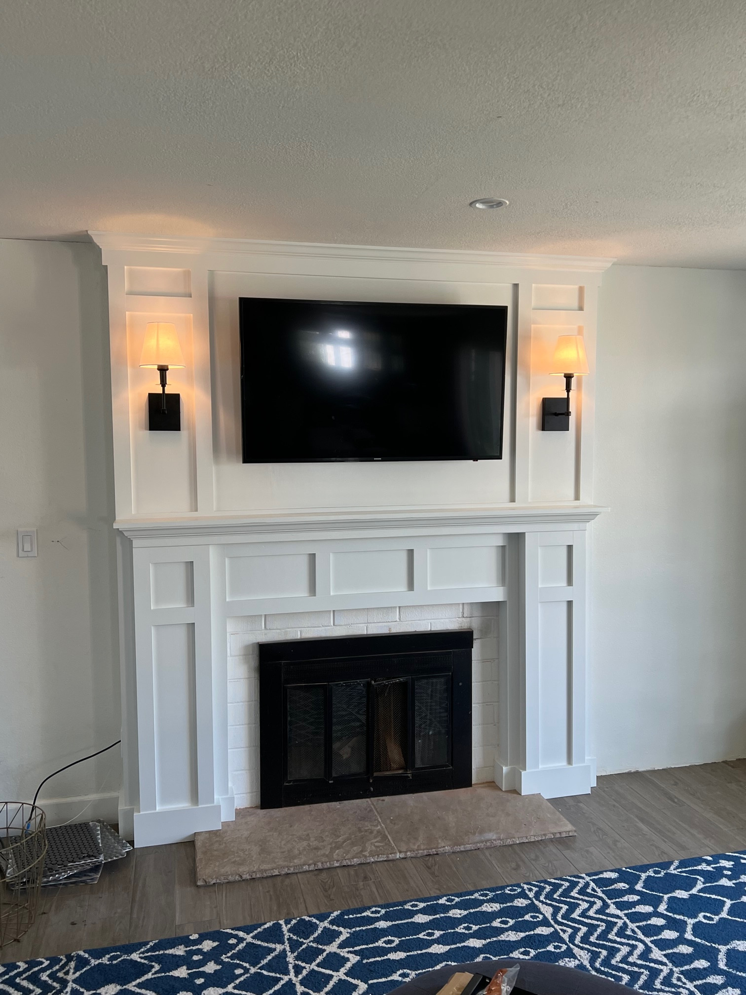 La Jolla - Fireplace & TV Surround