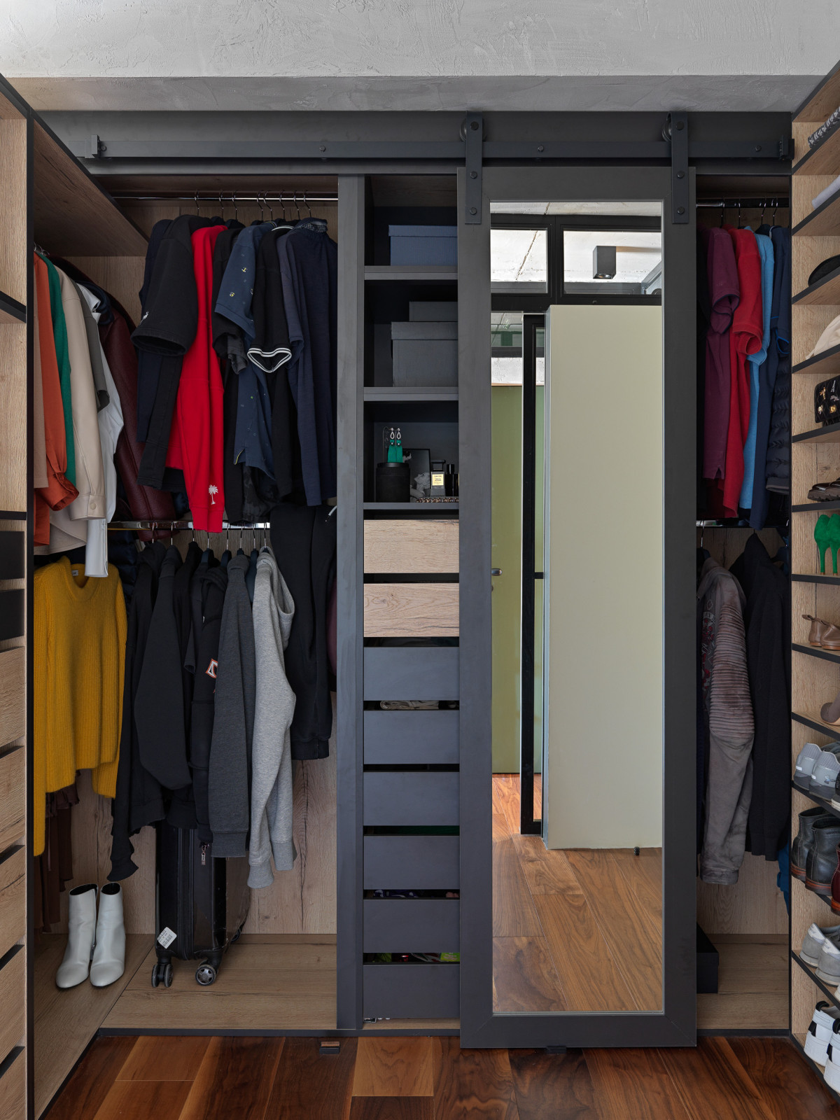 Dark loft apartment ROZMARIN A17