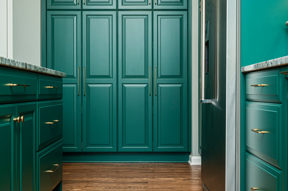 Example of a transitional home design design in Indianapolis