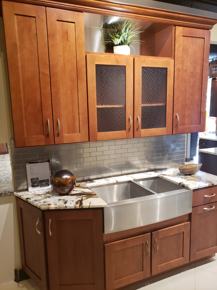 Transitional kitchen photo in Chicago