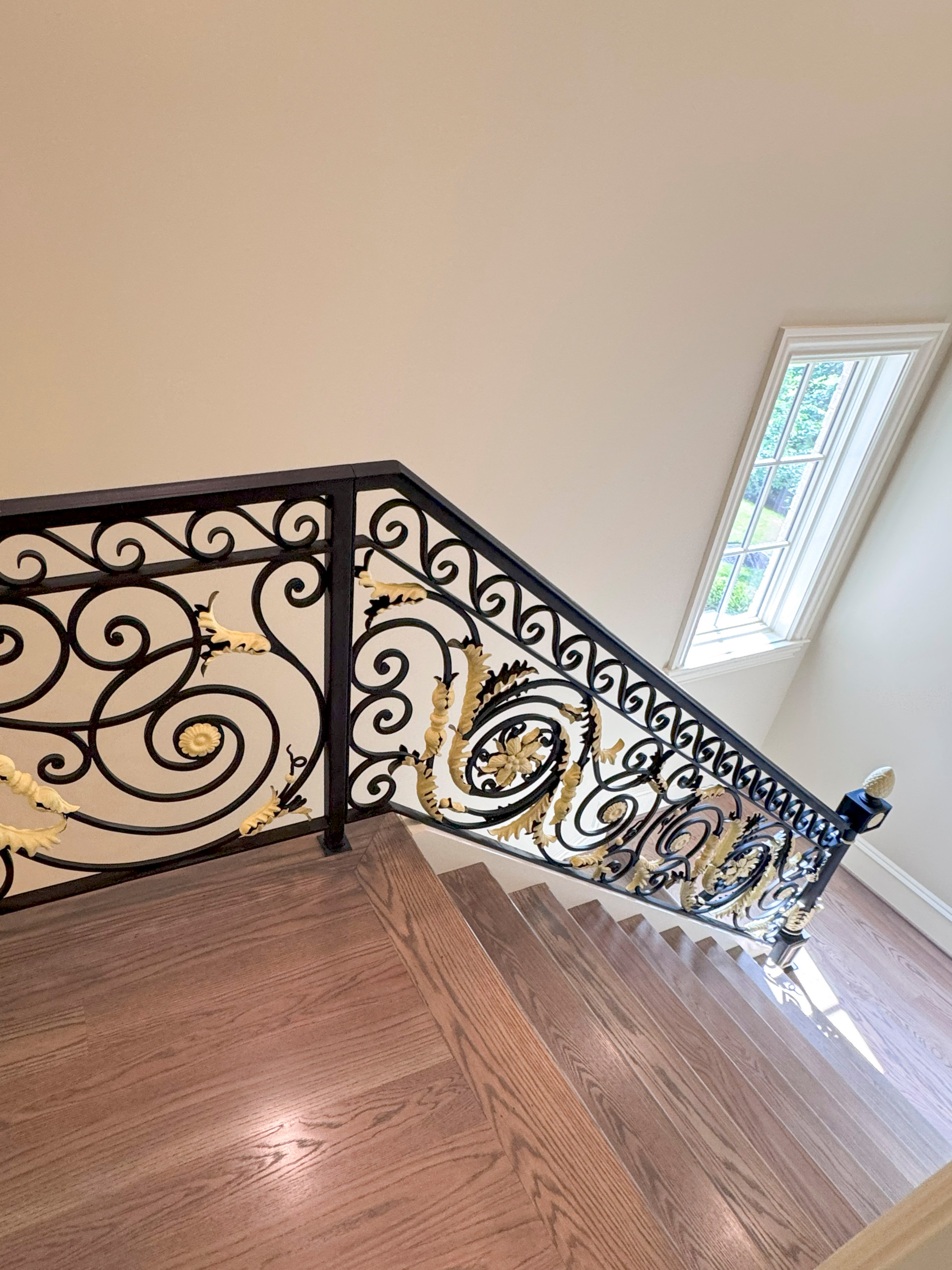135_Vibrant Staircase with Touch of Historic Grandeur, Great Falls, VA 22066