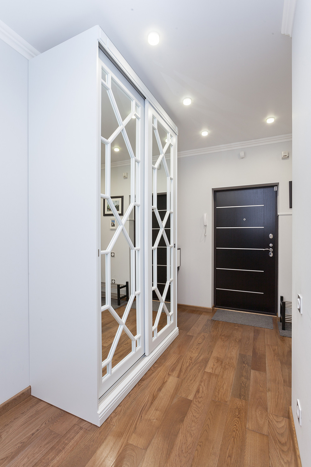 Мебель для прихожей в современном классическом стиле