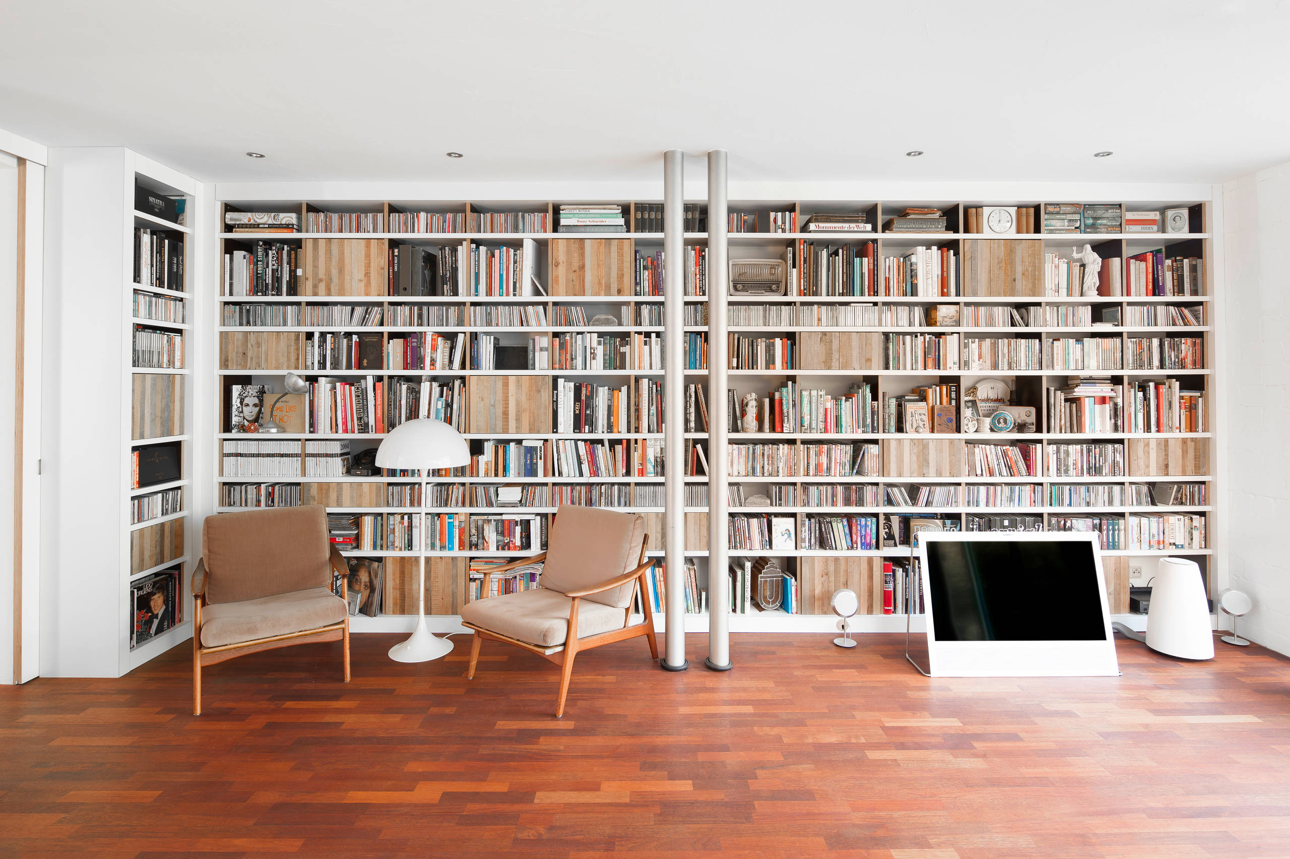 Bücherregal 4 Etagen – 130,9 Cm Hoch, Industriestil, X-Verstärkung, Bis 45 Kg Pro Brett