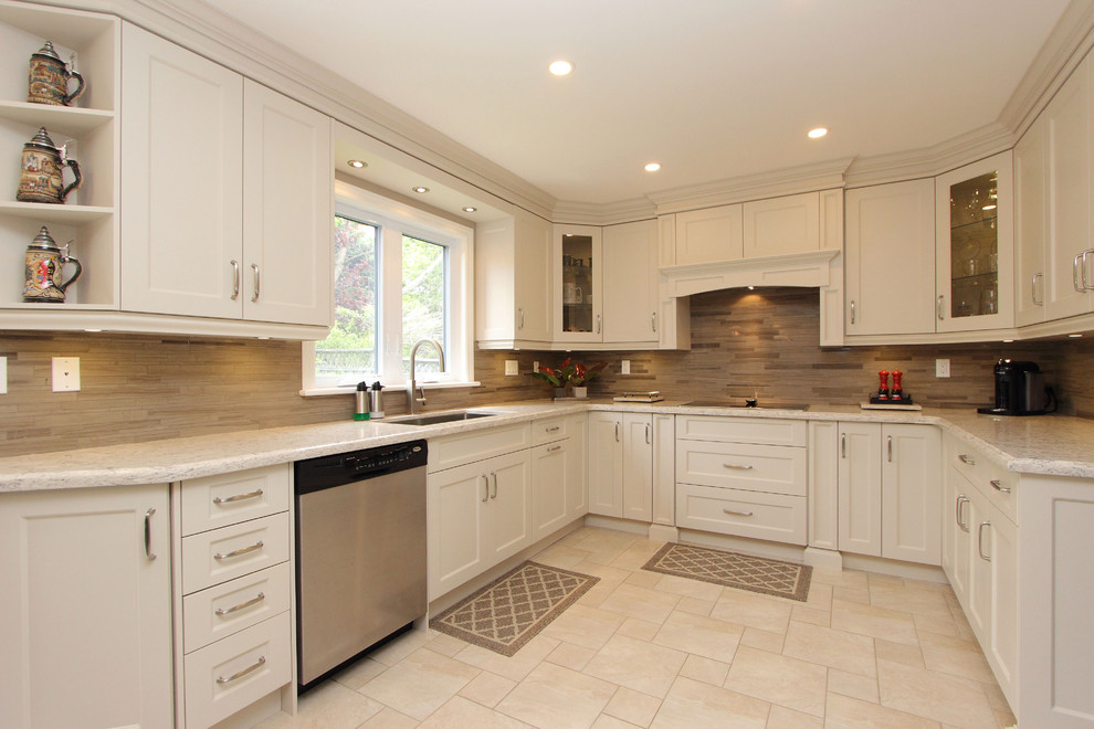 Trendy kitchen photo in Toronto