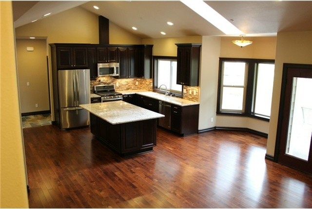 Kitchen - transitional kitchen idea in Seattle