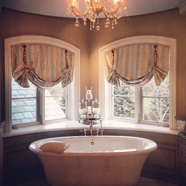 Bathroom - transitional bathroom idea in Toronto