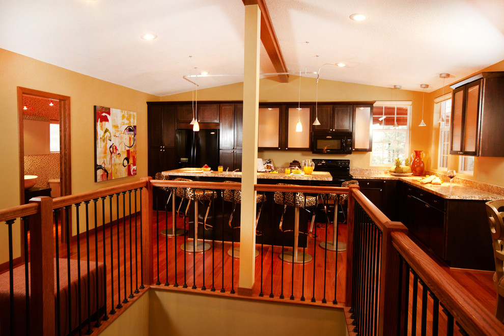 Kitchen - transitional kitchen idea in Minneapolis