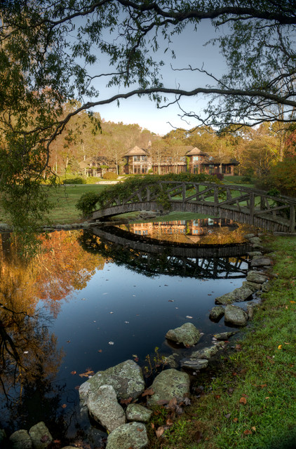 Alexander Julian Estate haeuser