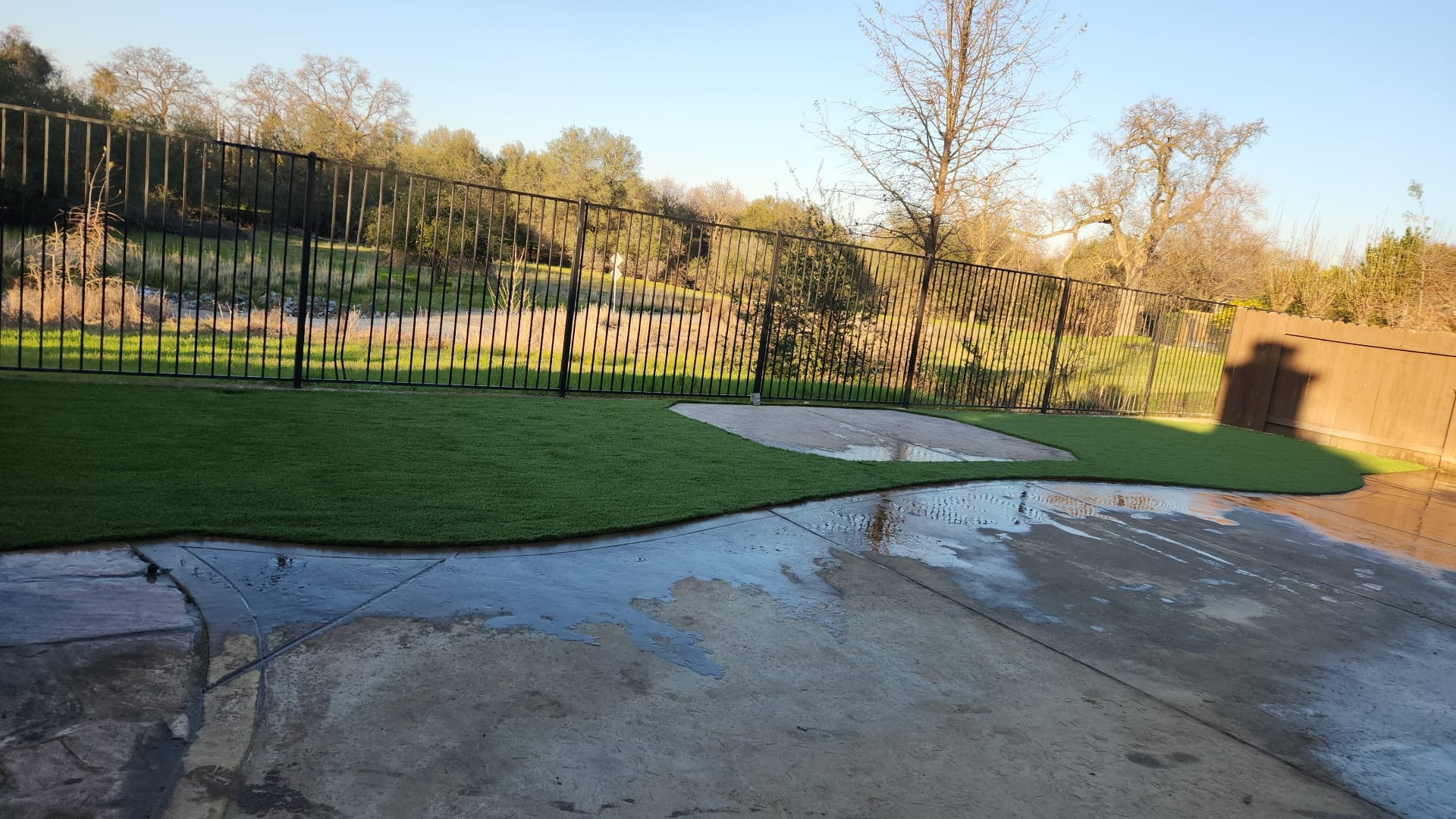 Inspiration for a traditional landscaping in Sacramento.