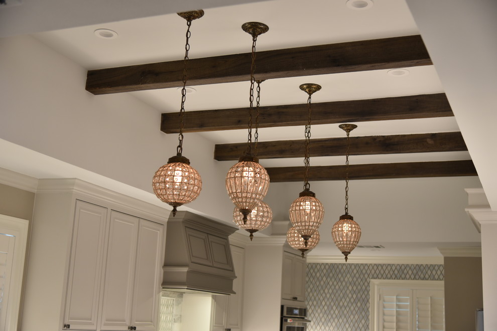 Transitional kitchen photo in Houston