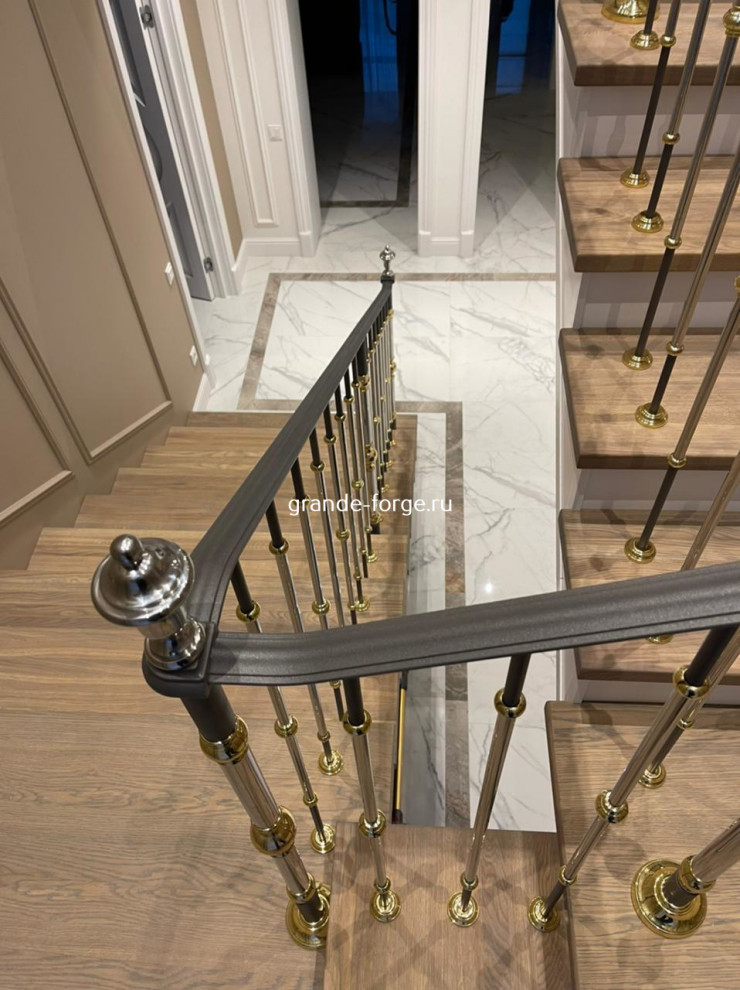 Лестница, латунное ограждение, Grande forge(Франция), коллекция "Гармония"
