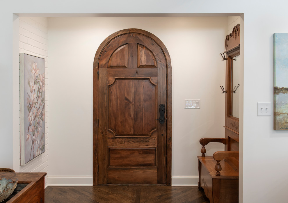 Entryway - transitional entryway idea in Atlanta