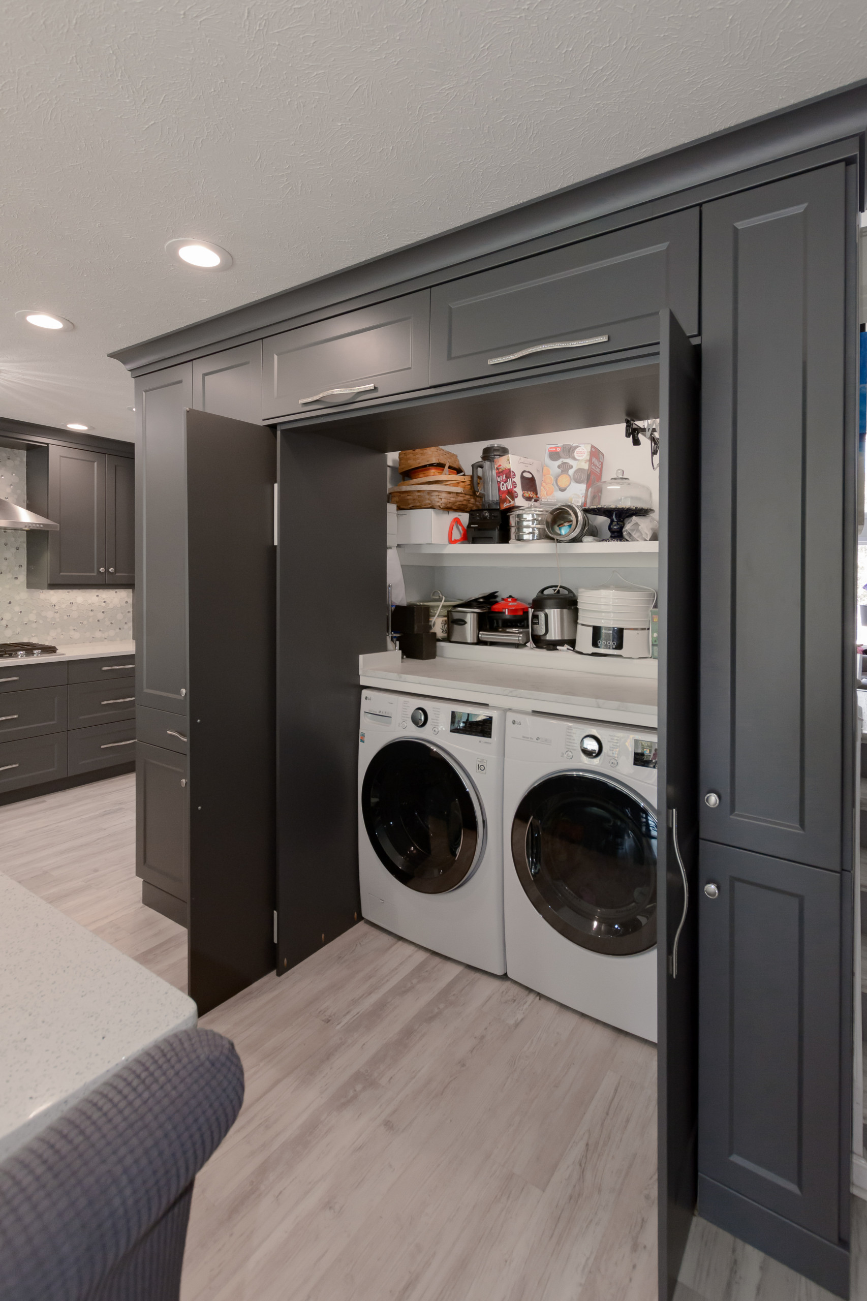 Surfside Beach Dark Kitchen with Bling