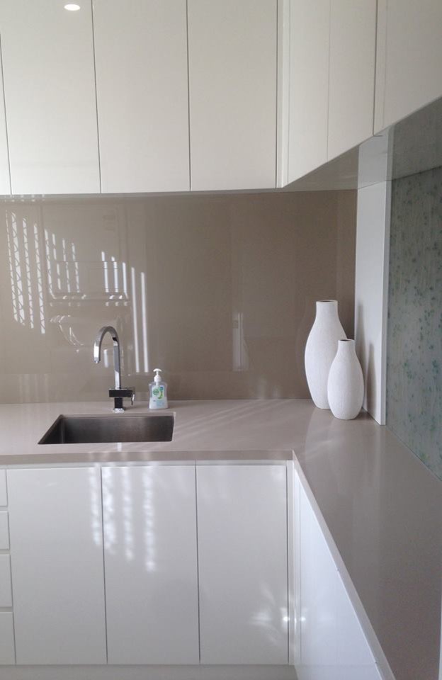 Photo of a mid-sized contemporary l-shaped kitchen in Adelaide with an undermount sink.