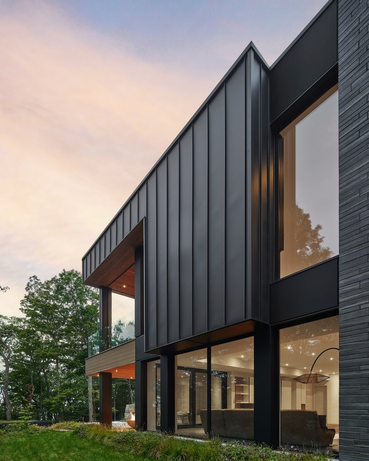 Photo of a modern exterior in Montreal.