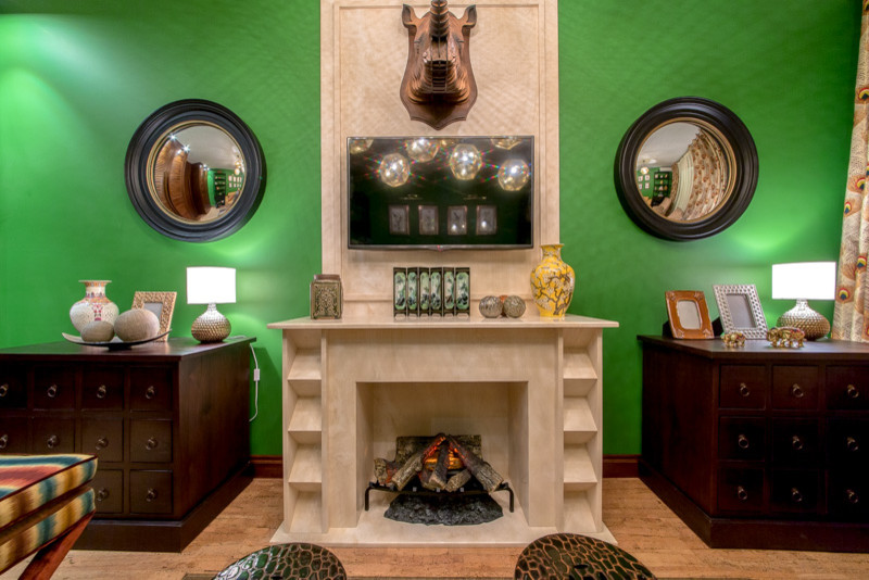 Зеленая гостиная с носорогом