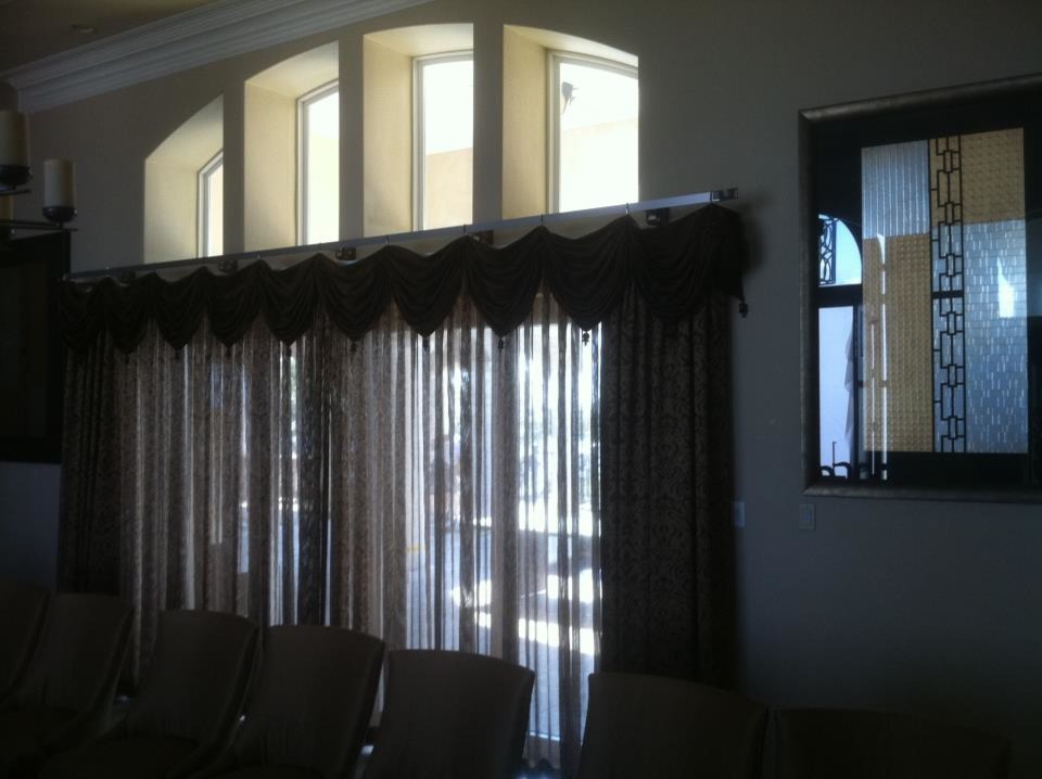 Home design - transitional home design idea