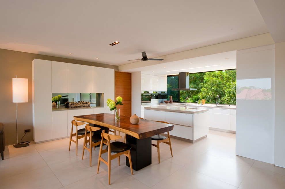 Photo of a contemporary kitchen in Singapore.