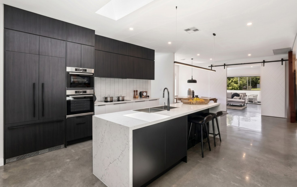 Photo of a contemporary kitchen in Sydney.