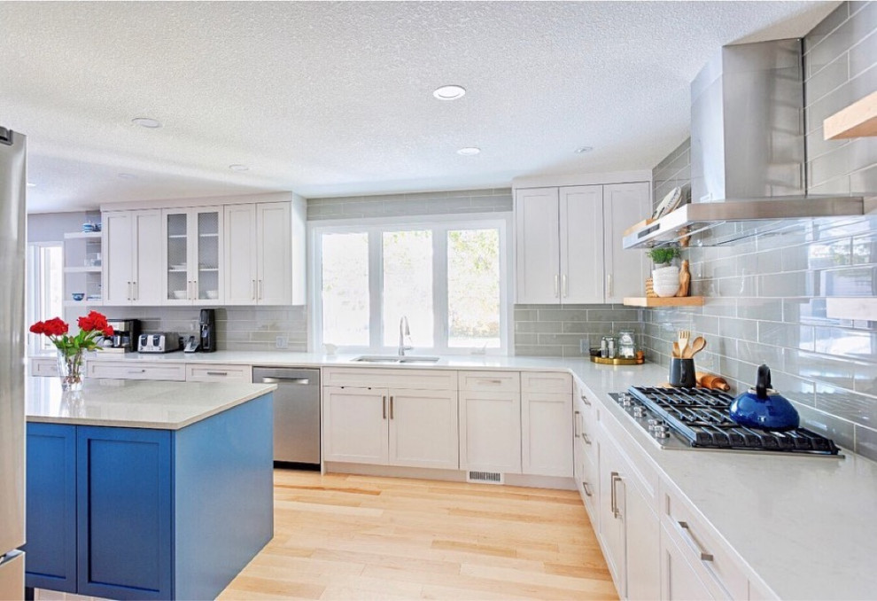 Inspiration for a transitional kitchen remodel in Calgary