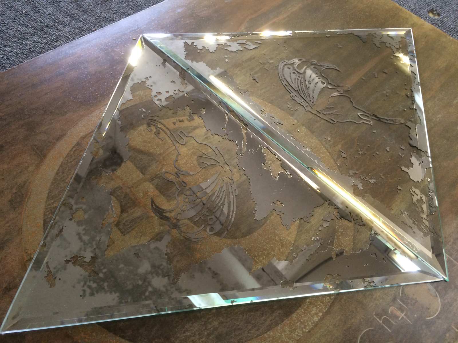 Искусственное старение зеркал и стекла