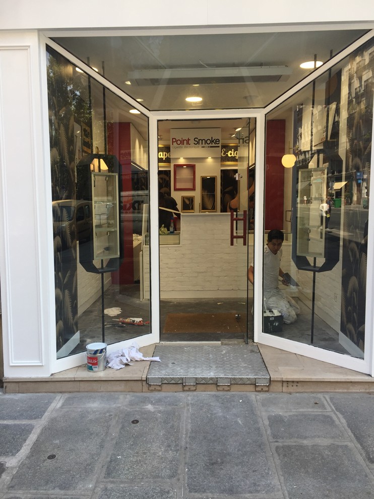 Création boutique " POINT SMOKE " rue Monge 75005 Paris.