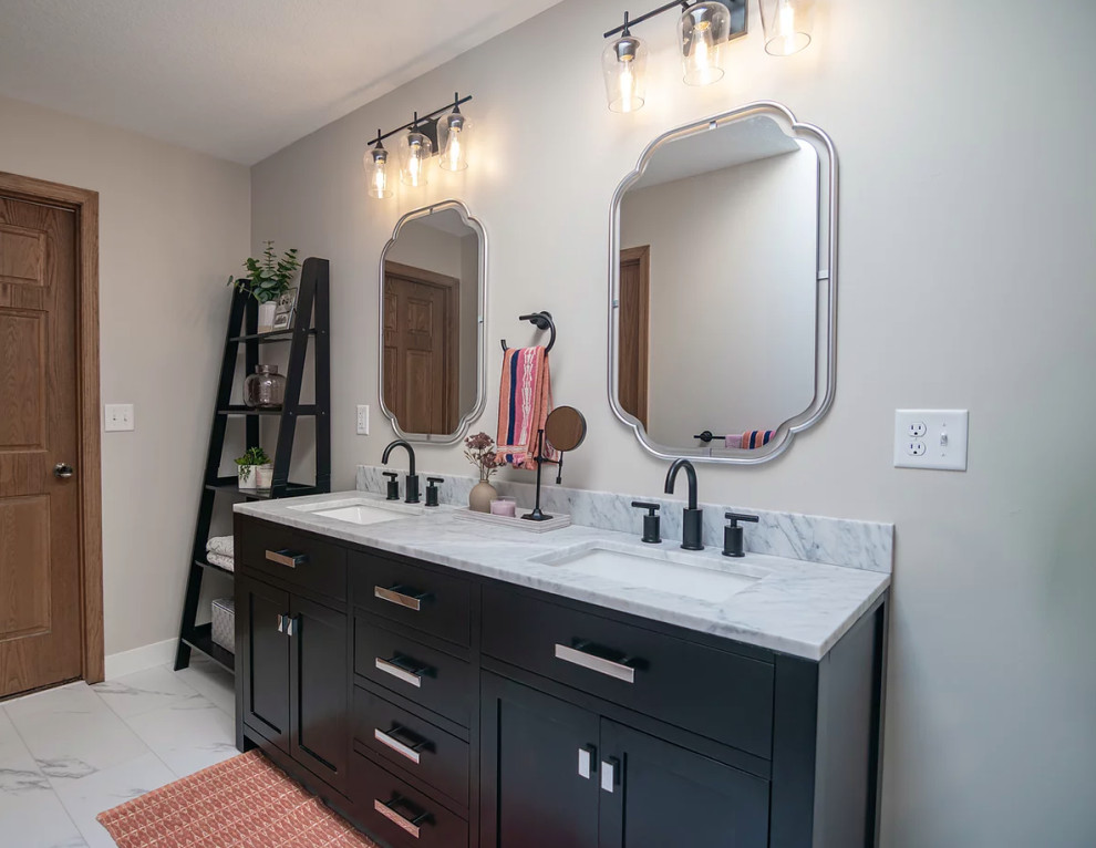 Mid-sized transitional 3/4 bathroom in Minneapolis with shaker cabinets, grey cabinets, an alcove shower, white tile, ceramic tile, grey walls, vinyl floors, an undermount sink, engineered quartz benchtops, white floor, a sliding shower screen, white benchtops, a niche, a double vanity and a freestanding vanity.
