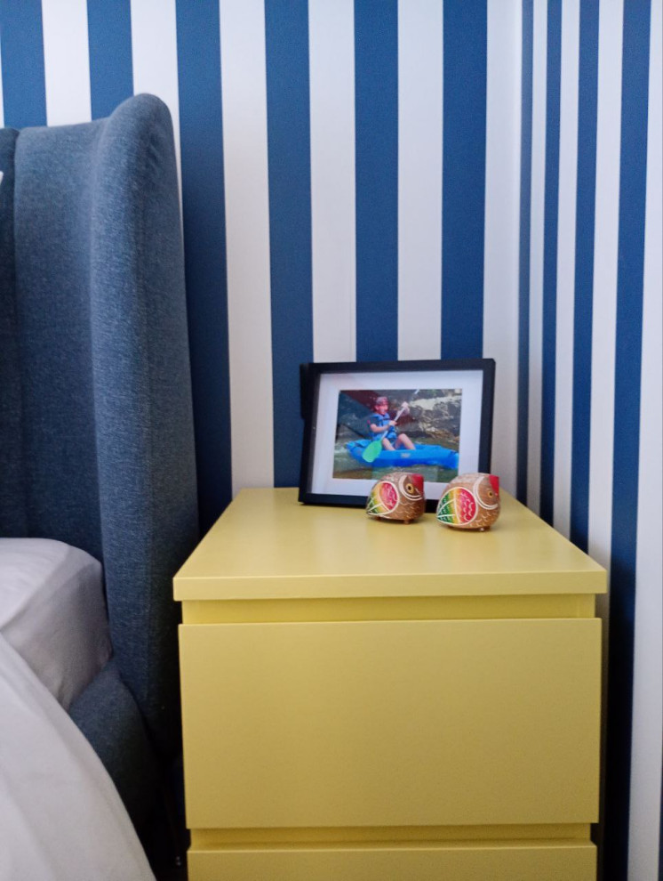 Une chambre aux couleurs vives pour un adolescent qui aime la couleur