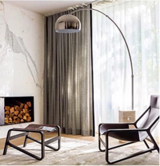 Transitional home design photo in Chicago