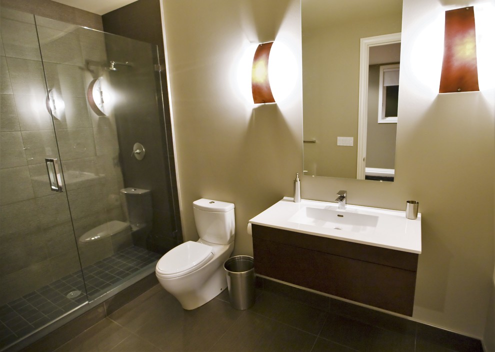 Bathroom - modern bathroom idea in Detroit
