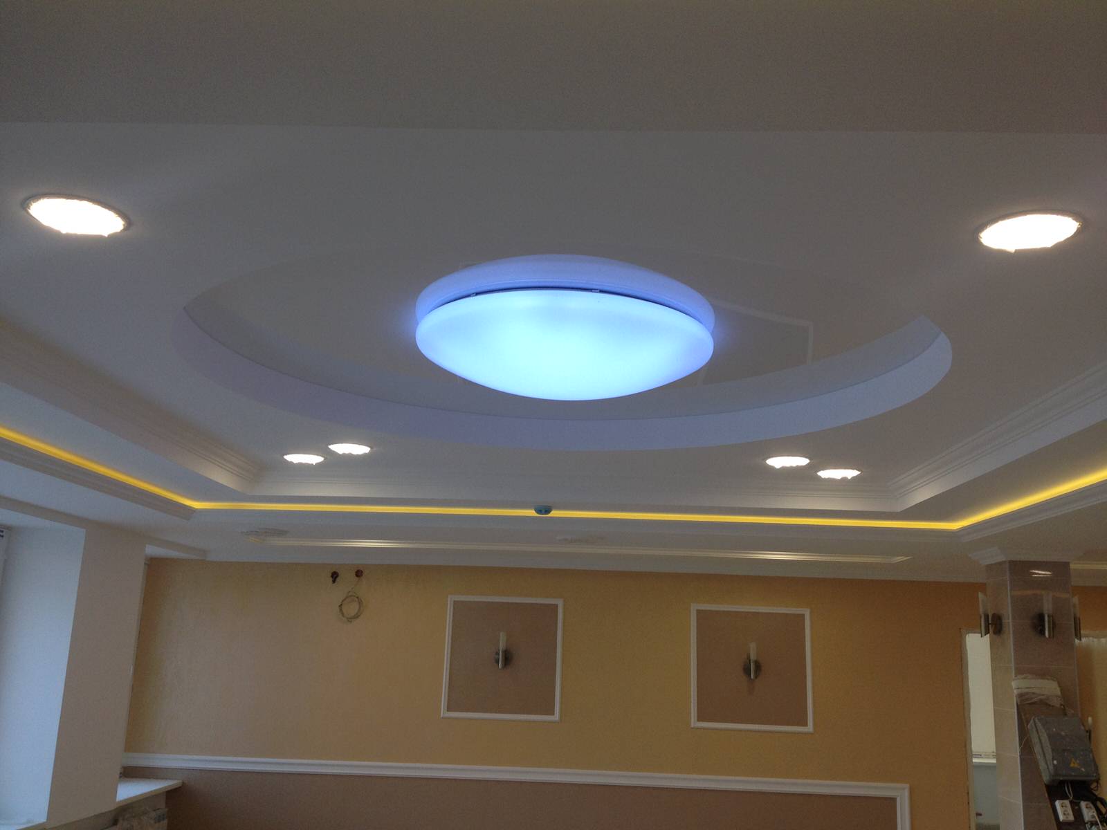 Натяжные потолки