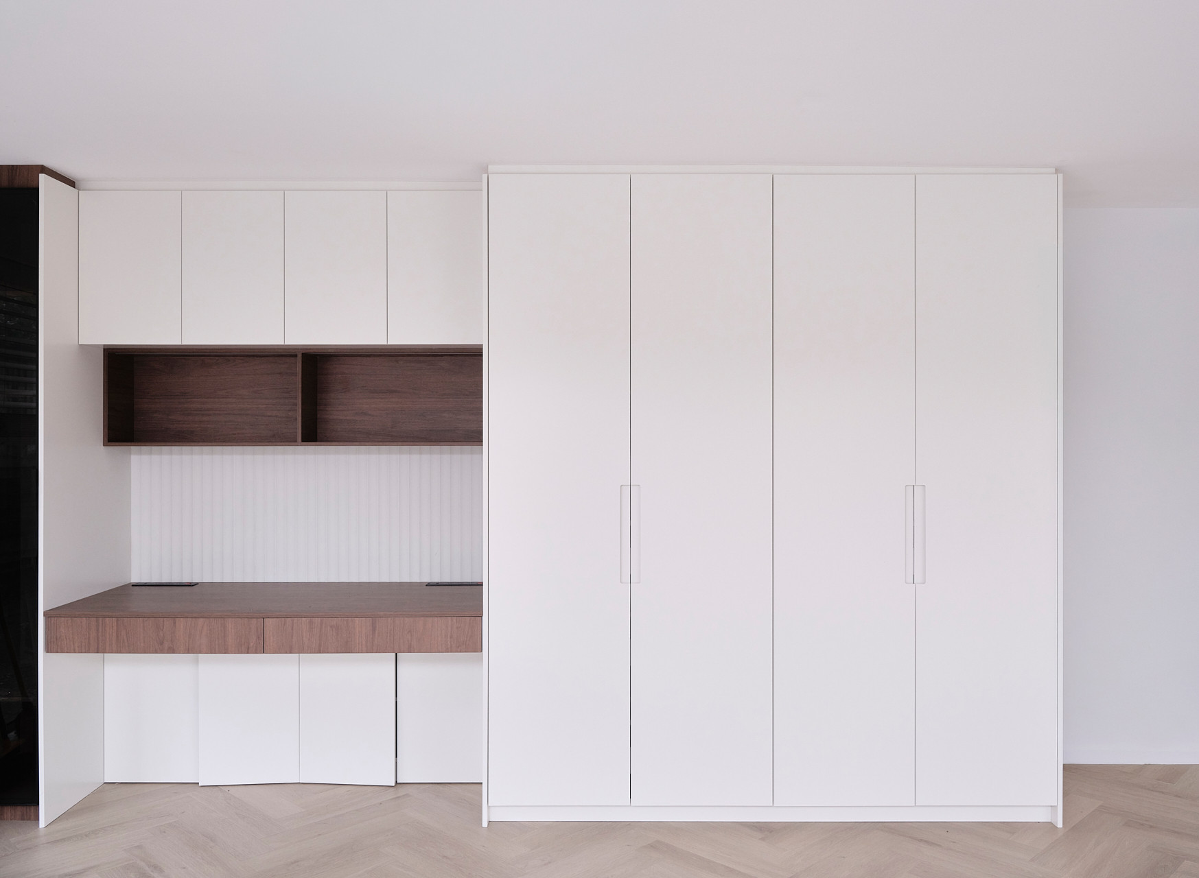 Morden sleek kitchen in