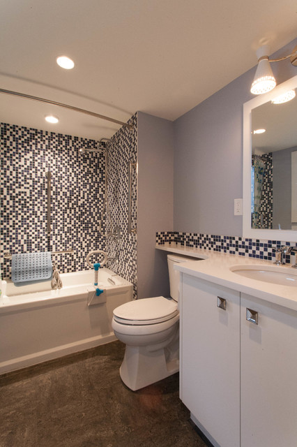 50's Classic West Coast Modern modern-bathroom