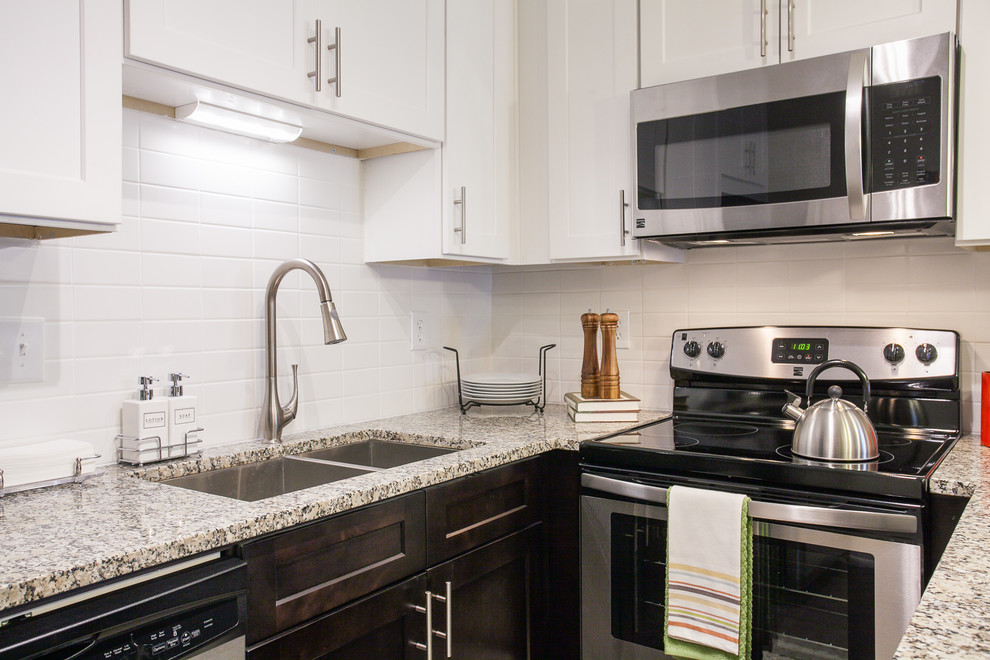 Kitchen - eclectic kitchen idea in Atlanta