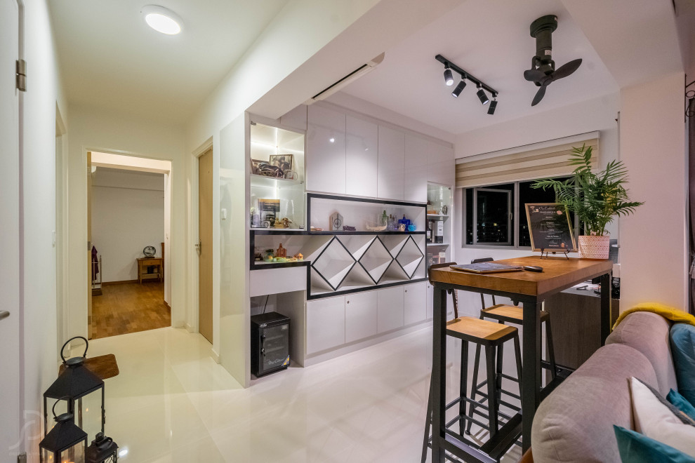 This is an example of a contemporary home office in Singapore.