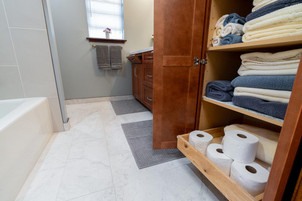 Calming Berkeley Hills Upstairs Bathroom
