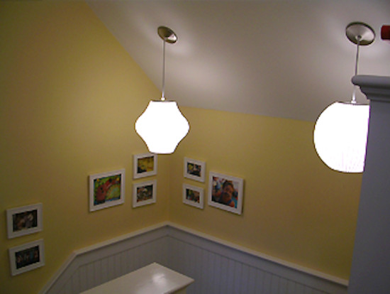 Example of a small transitional staircase design in Boston