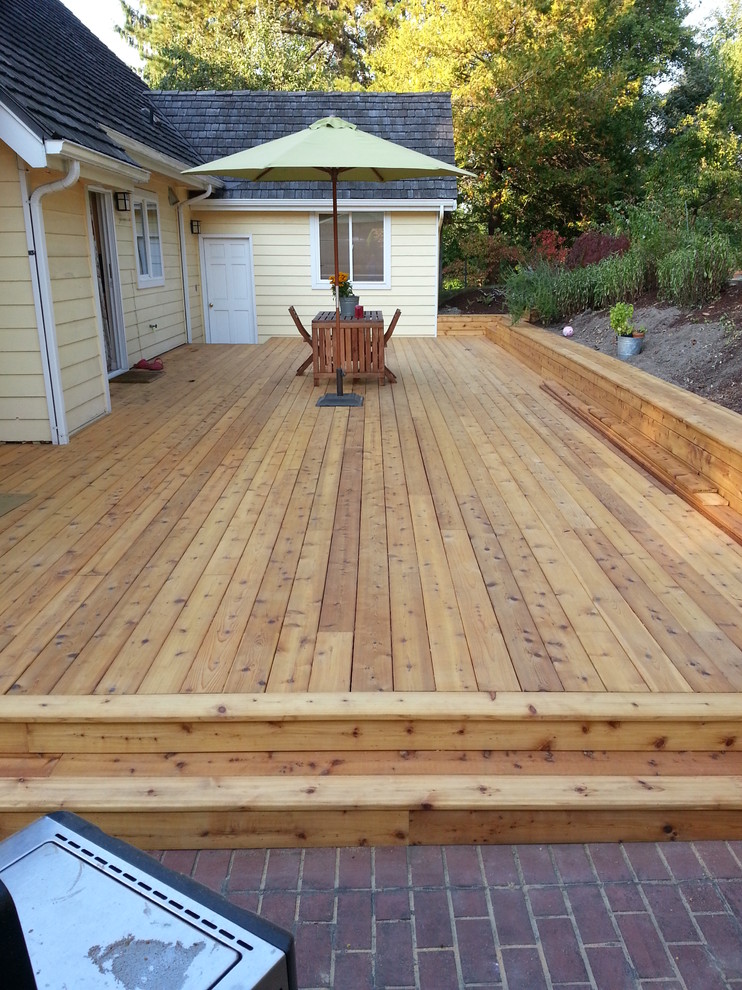 Inspiration for a timeless deck remodel in Seattle