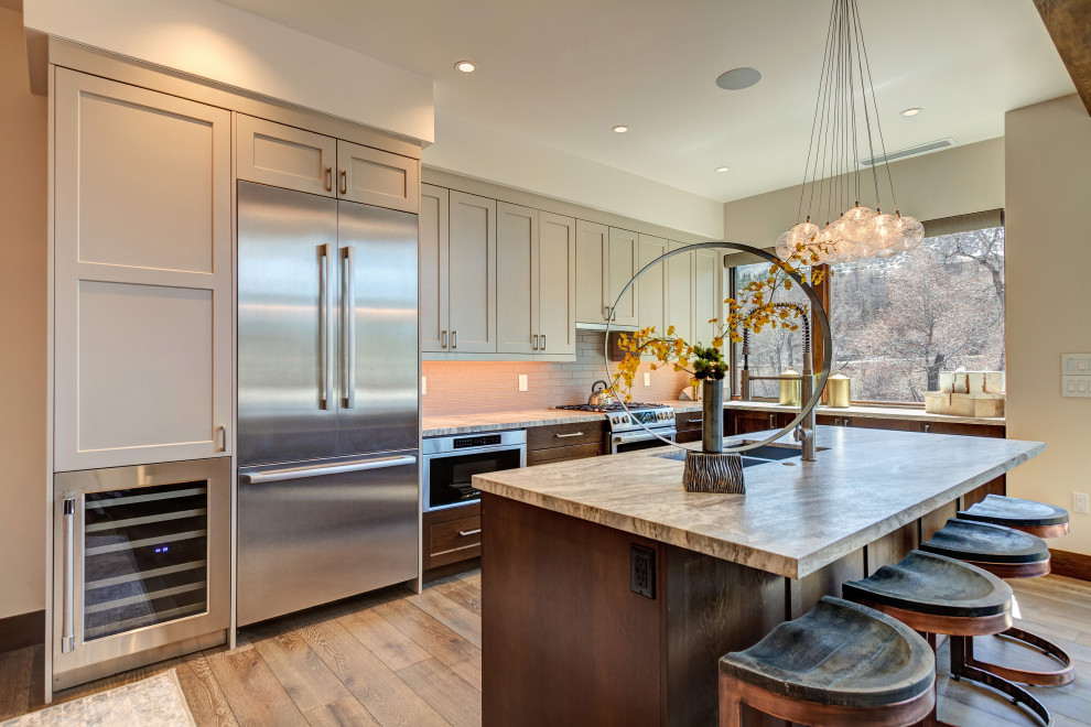 Kitchen - transitional kitchen idea in Denver