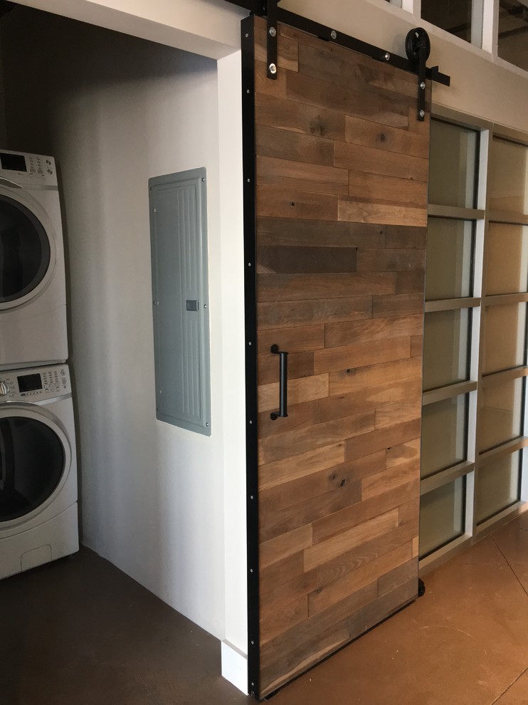 This is an example of an industrial laundry room in Denver.