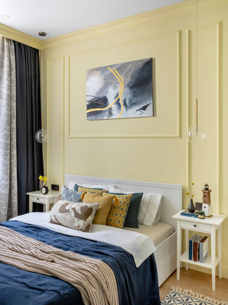 Inspiration pour une chambre grise et jaune design.