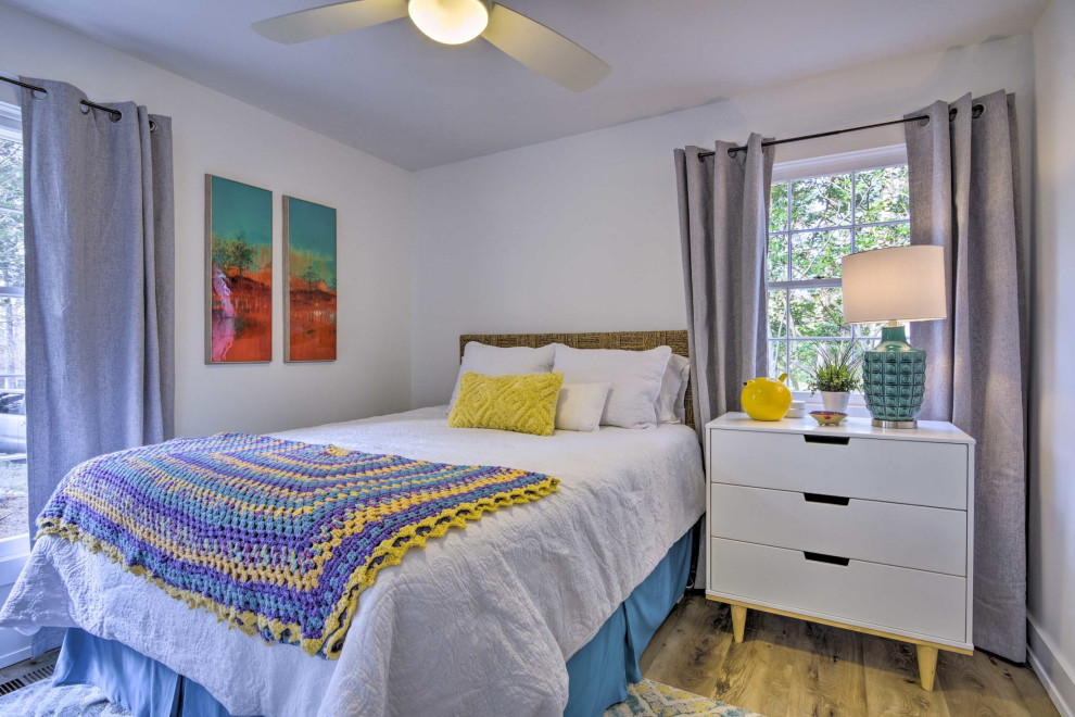 Minimalist master bedroom photo in Raleigh