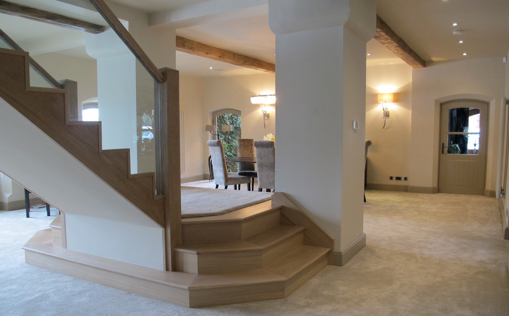 This is an example of a contemporary hallway in Manchester.