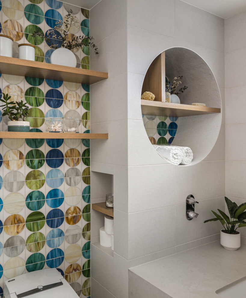 Inspiration for a contemporary powder room remodel in Los Angeles